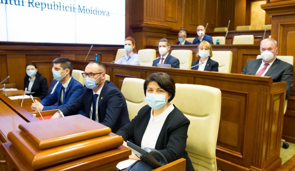 Natalia Gavrilița, în plenul Parlamentului: „Noi, membrii acestui cabinet, suntem aici să reprezentăm voința cetățenilor”
